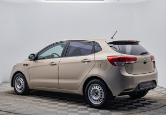 Подержанный автомобиль Kia Rio Hatchback 2015 года (3 фото)