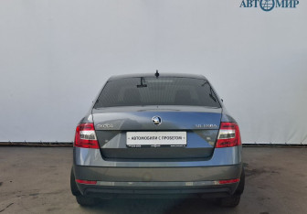 Подержанный автомобиль Skoda Octavia Liftback 2018 года (6 фото)