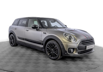 Подержанный автомобиль MINI Clubman Wagon 2019 года (3 фото)
