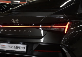 Подержанный автомобиль Hyundai Elantra Sedan 2024 года (23 фото)