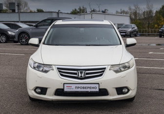 Подержанный автомобиль Honda Accord Sedan 2011 года (2 фото)