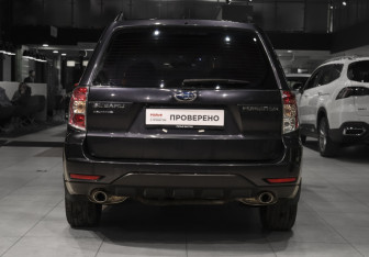 Подержанный автомобиль Subaru Forester Suv 2012 года (5 фото)