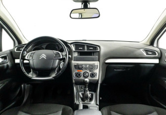 Подержанный автомобиль Citroen C4 Sedan 2016 года (6 фото)