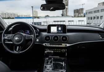 Подержанный автомобиль Kia Stinger 2019 года (12 фото)