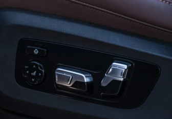 Подержанный автомобиль BMW X5 2023 года (21 фото)