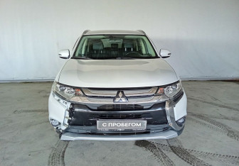 Подержанный автомобиль Mitsubishi Outlander 2017 года (2 фото)