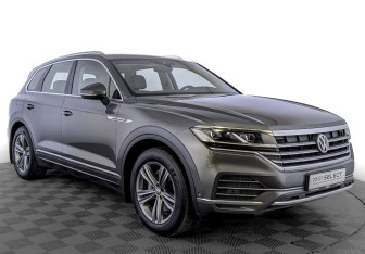 Подержанный автомобиль Volkswagen Touareg 2019 года (3 фото)