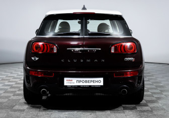 Подержанный автомобиль MINI Clubman Wagon 2017 года (6 фото)