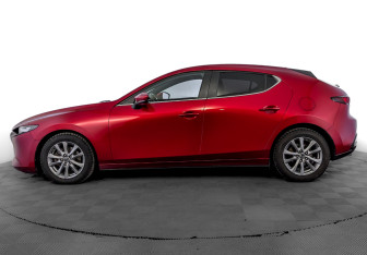 Подержанный автомобиль Mazda 3 Hatchback 2019 года (8 фото)