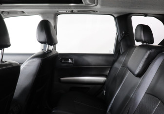 Подержанный автомобиль Nissan X-Trail 2014 года (9 фото)