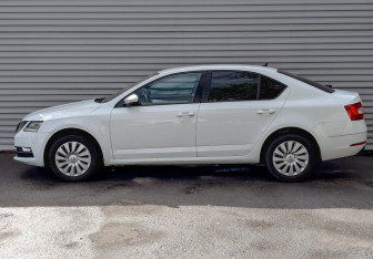 Подержанный автомобиль Skoda Octavia Liftback 2020 года (8 фото)