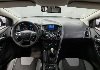Подержанный автомобиль Ford Focus Hatchback 2014 года (11 фото)