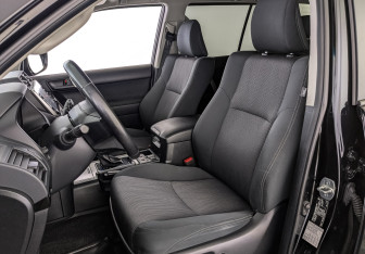 Подержанный автомобиль Toyota Land Cruiser Prado 2021 года (20 фото)