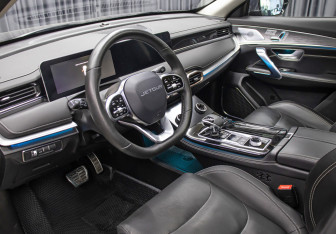 Подержанный автомобиль Jetour X70 2024 года (16 фото)