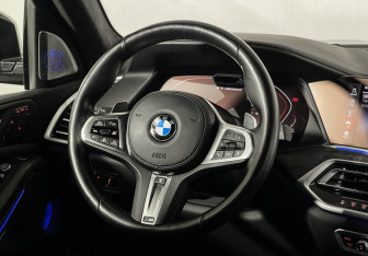 Подержанный автомобиль BMW X7 2020 года (15 фото)