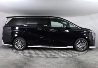 Подержанный автомобиль GAC M8 2023 года (4 фото)