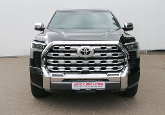 Подержанный автомобиль Toyota Tundra 2021 года (2 фото)