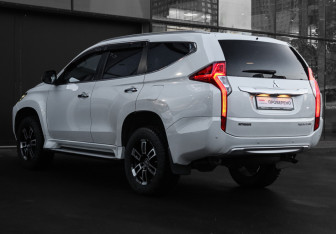 Подержанный автомобиль Mitsubishi Pajero Sport 2018 года (7 фото)
