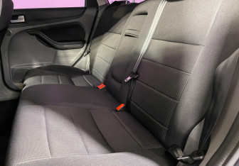 Подержанный автомобиль Ford Focus Wagon 2011 года (10 фото)