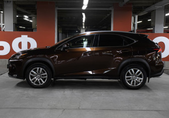 Подержанный автомобиль Lexus NX 2017 года (8 фото)
