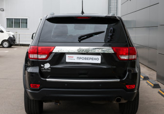 Подержанный автомобиль Jeep Grand Cherokee 2010 года (6 фото)
