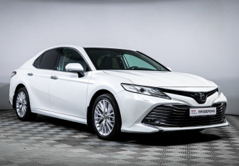 Подержанный автомобиль Toyota Camry Sedan 2021 года (3 фото)