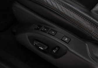 Подержанный автомобиль Volvo XC60 2013 года (13 фото)
