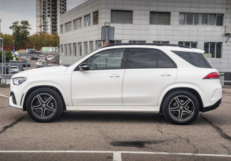 Подержанный автомобиль Mercedes-Benz GLE 2019 года (8 фото)