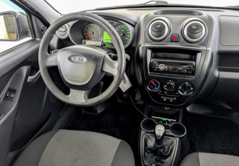 Подержанный автомобиль LADA (ВАЗ) Granta Liftback 2017 года (26 фото)