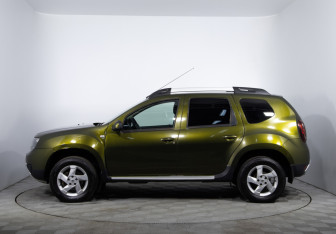 Подержанный автомобиль Renault Duster 2017 года (8 фото)