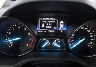 Подержанный автомобиль Ford Kuga 2018 года (17 фото)