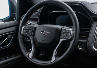 Подержанный автомобиль Chevrolet Suburban 2023 года (13 фото)