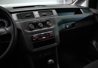 Подержанный автомобиль Volkswagen Caddy Compactvan 2019 года (15 фото)