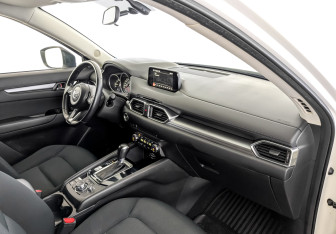 Подержанный автомобиль Mazda CX-5 2017 года (12 фото)