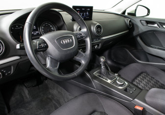 Подержанный автомобиль Audi A3 Sedan 2014 года (30 фото)