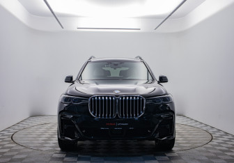 Подержанный автомобиль BMW X7 2019 года (2 фото)