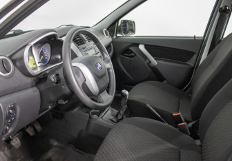 Подержанный автомобиль Datsun on-DO 2014 года (10 фото)