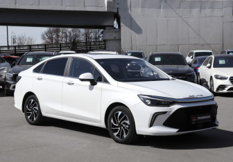 Подержанный автомобиль BAIC U5 Plus 2023 года (3 фото)