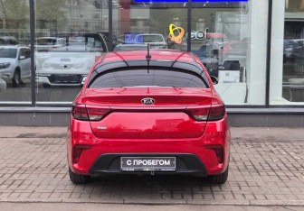 Подержанный автомобиль Kia Rio Sedan 2017 года (7 фото)