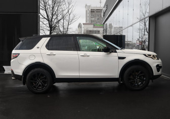 Подержанный автомобиль Land Rover Discovery Sport 2017 года (4 фото)