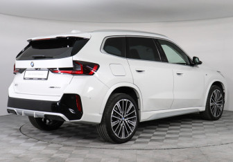 Подержанный автомобиль BMW X1 2024 года (2 фото)