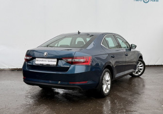 Подержанный автомобиль Skoda Superb Liftback 2017 года (5 фото)