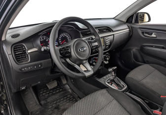 Подержанный автомобиль Kia Rio Hatchback 2020 года (13 фото)