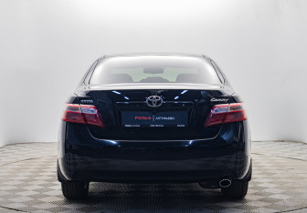 Подержанный автомобиль Toyota Camry Sedan 2011 года (4 фото)