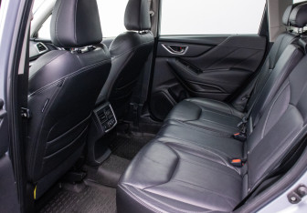 Подержанный автомобиль Subaru Forester Suv 2019 года (11 фото)