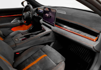 Подержанный автомобиль Zeekr 001 2023 года (9 фото)