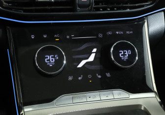 Подержанный автомобиль Exeed VX 2023 года (15 фото)