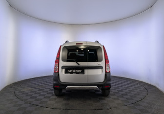 Подержанный автомобиль LADA (ВАЗ) Largus Wagon 2018 года (6 фото)