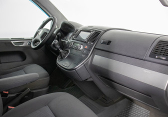 Подержанный автомобиль Volkswagen Multivan 2004 года (7 фото)