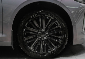 Подержанный автомобиль Geely Preface 2024 года (25 фото)